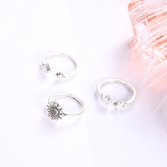 **ALIZ* 3-Pc Silver Star x Flower Fashion Ring Set - Picture 2 of 6
